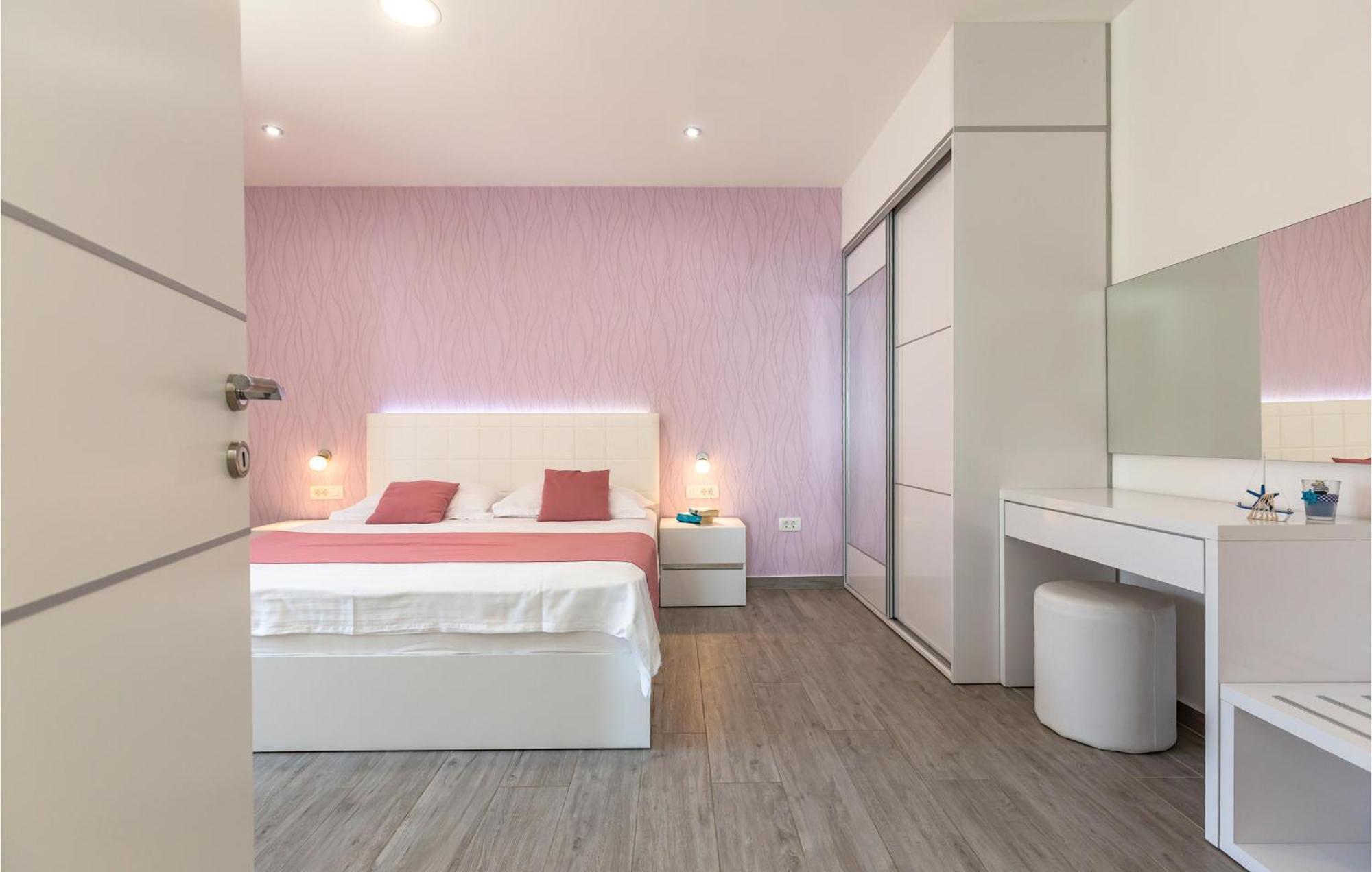 Amazing Apartment In Medici With Kitchen Kutleša Dış mekan fotoğraf